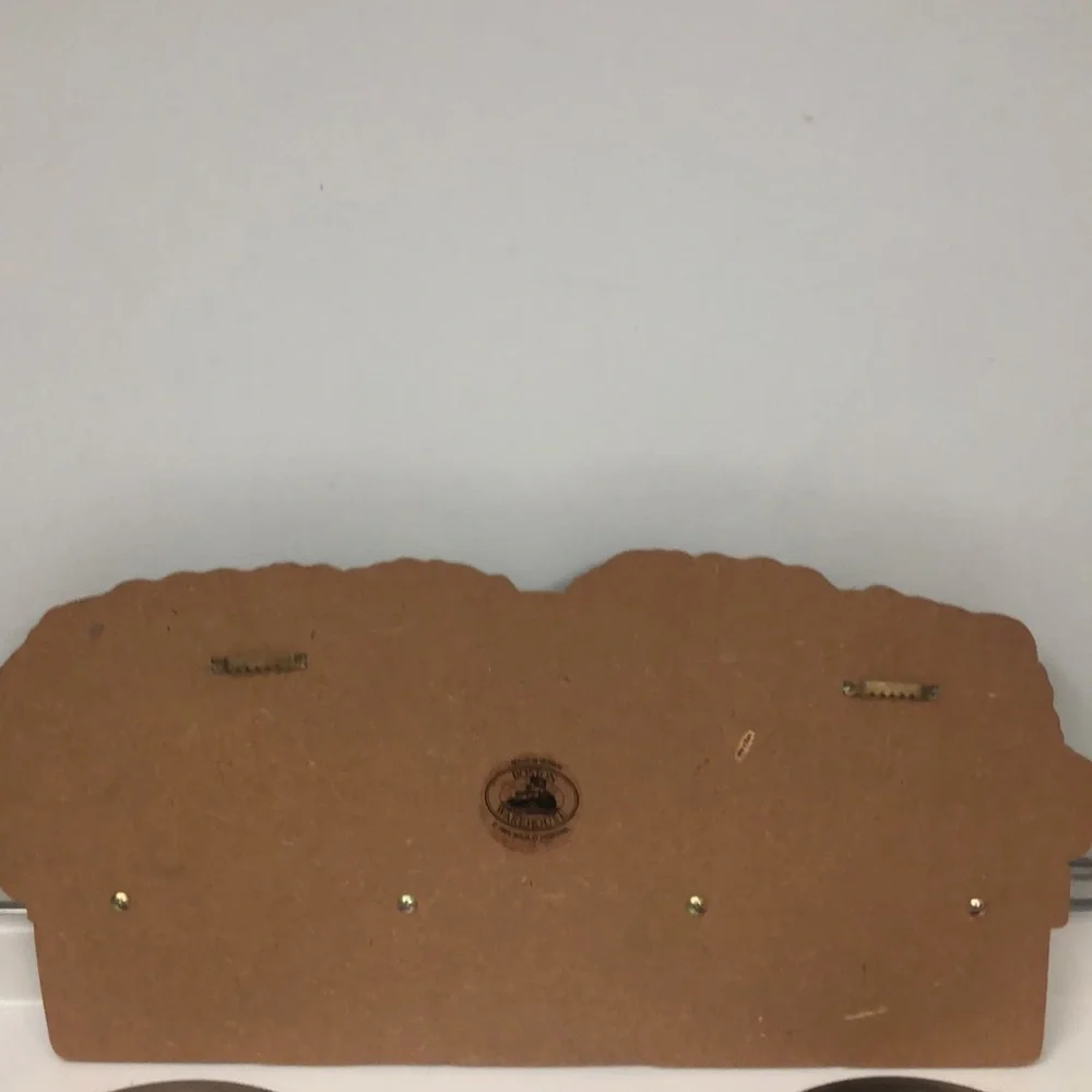 PANSY BASKET WALL RACK • BY BOSTON WAREHOUSE • 4 WOODEN 2.75” PEGS • VINTAGE
